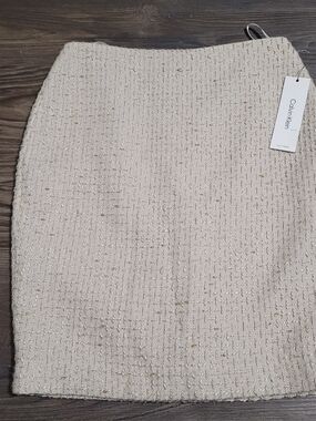 Calvin Klein Cream Tweed Pencil Skirt with Gold Thread Detail Size 4P NEW